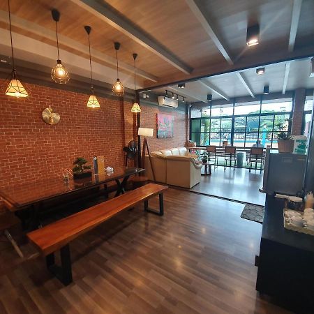 Sleep Airport Chiang Mai Bed & Breakfast Exterior foto