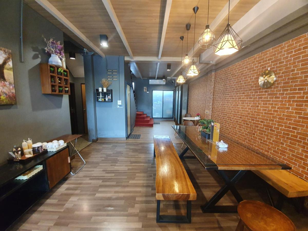 Sleep Airport Chiang Mai Bed & Breakfast Exterior foto