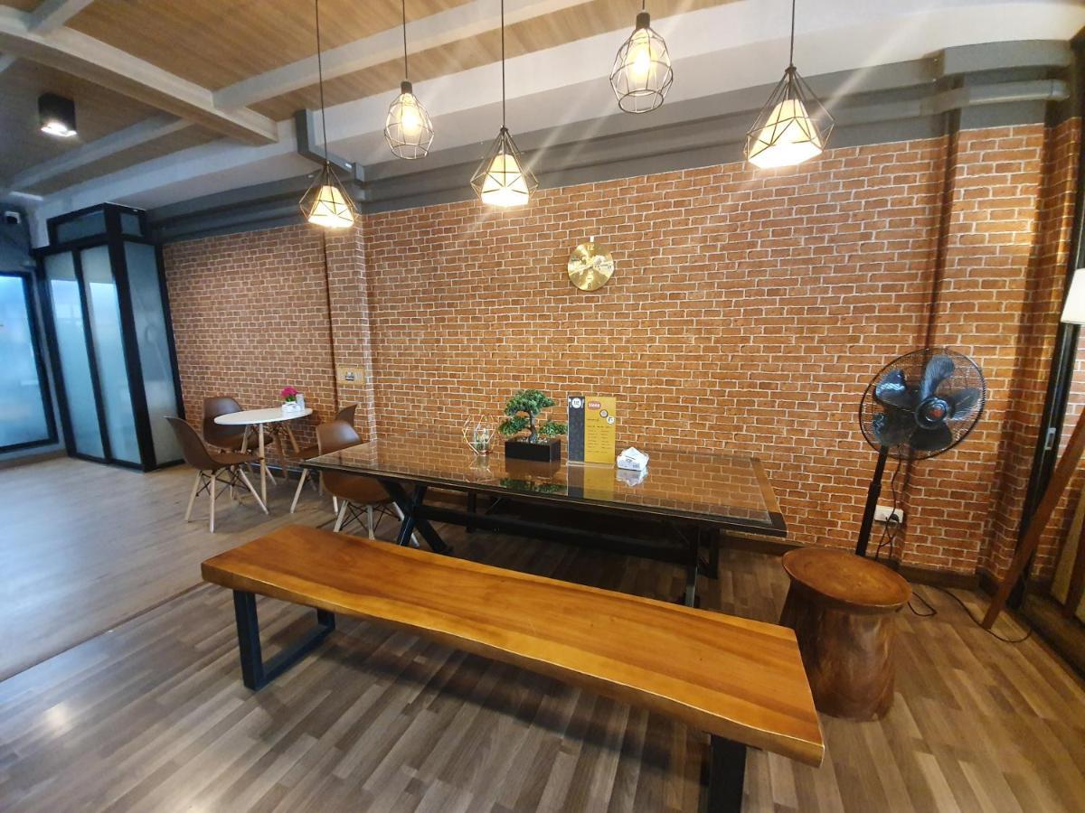 Sleep Airport Chiang Mai Bed & Breakfast Exterior foto