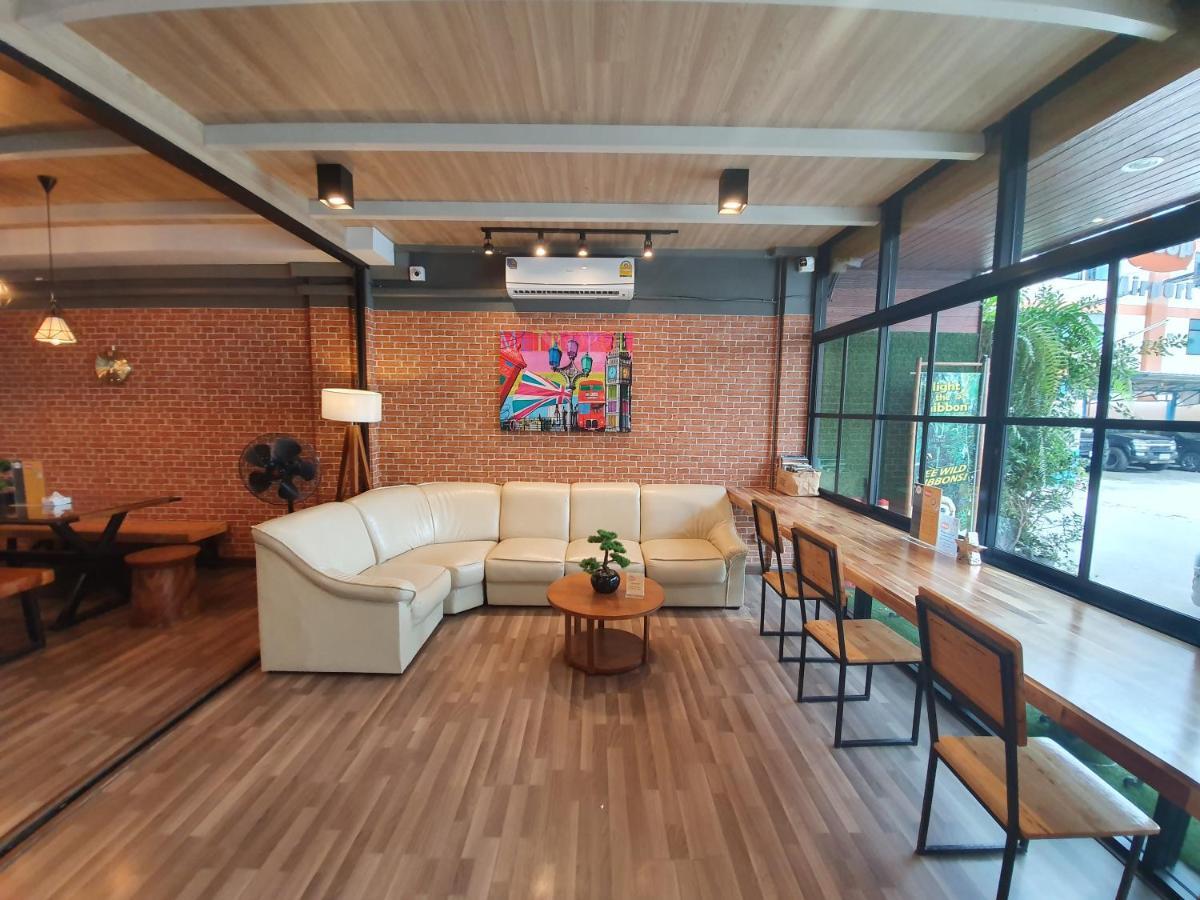 Sleep Airport Chiang Mai Bed & Breakfast Exterior foto