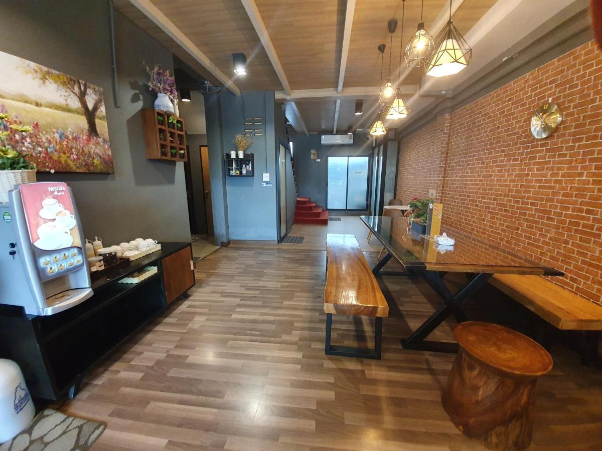 Sleep Airport Chiang Mai Bed & Breakfast Exterior foto